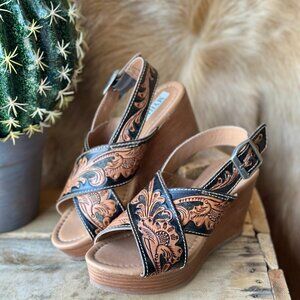 ✙NWT✙ Rexha Tooled Leather Wedge Sandals